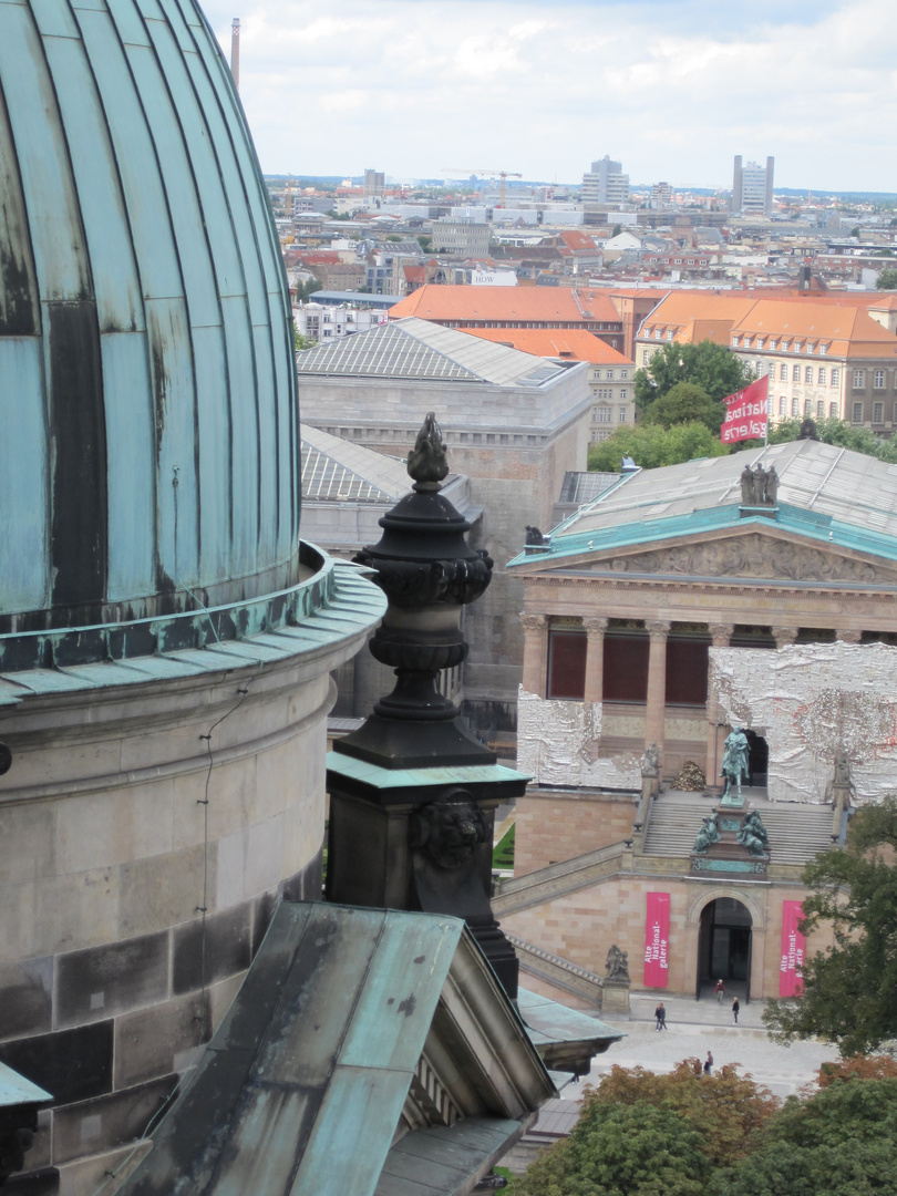 ... the view on the Old National Galerie ...