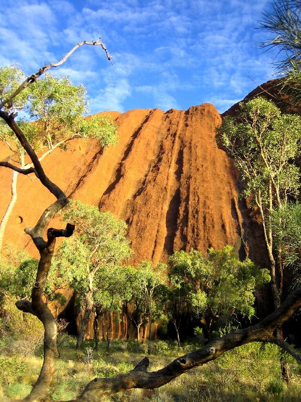 The walk along the Uluru