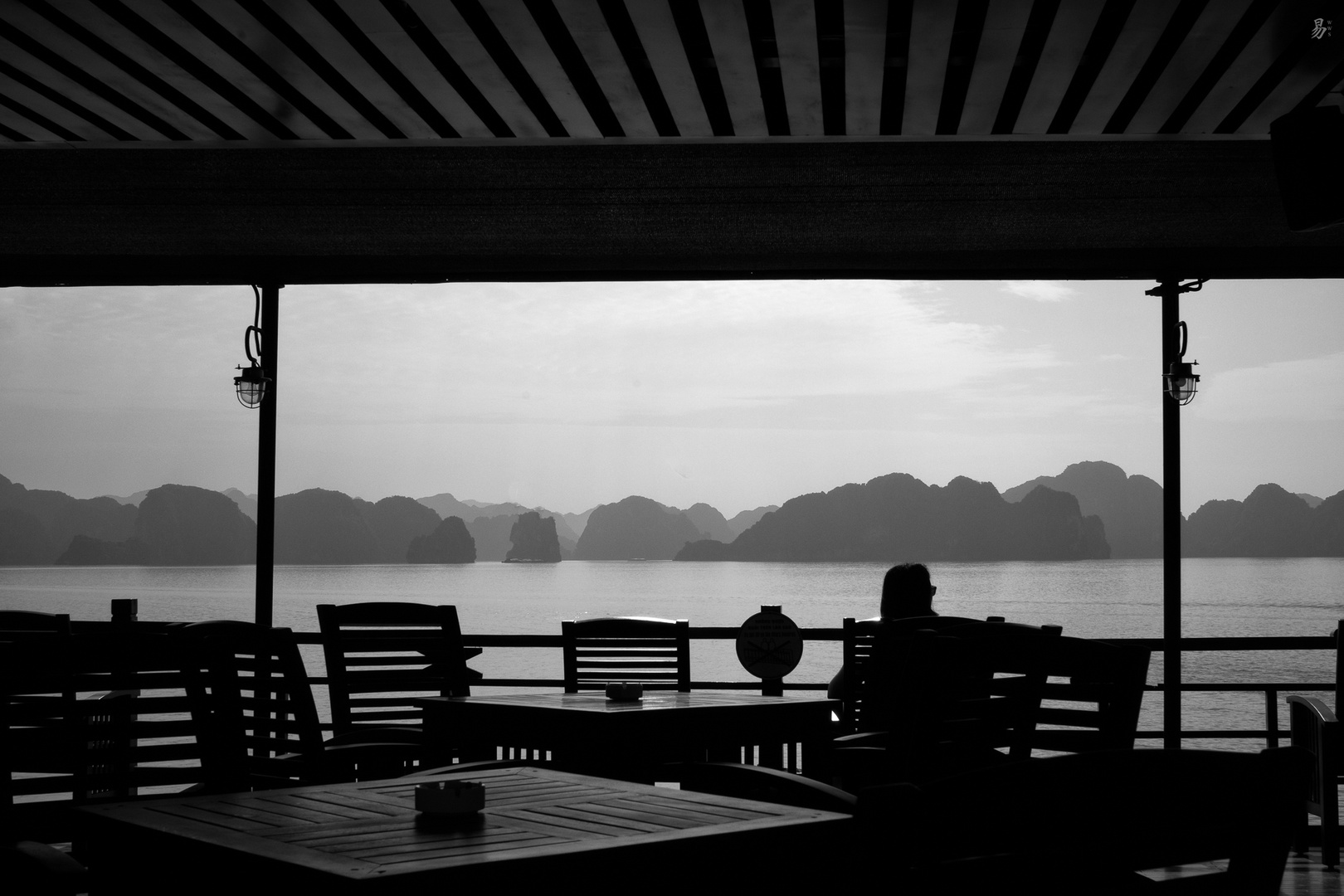 the way into halong bay