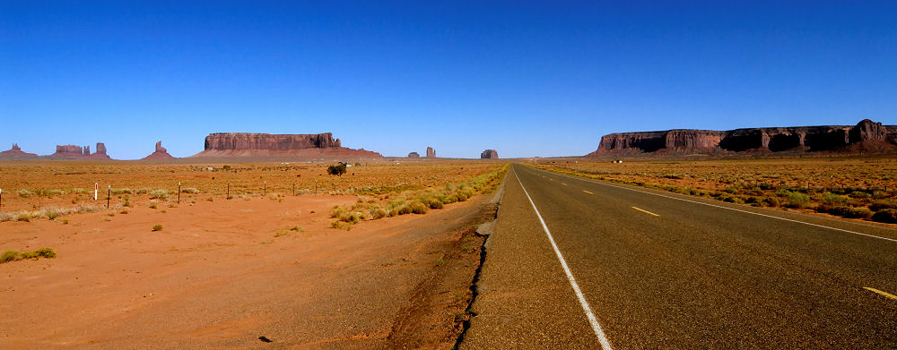 The way to the great Monument Valley NP