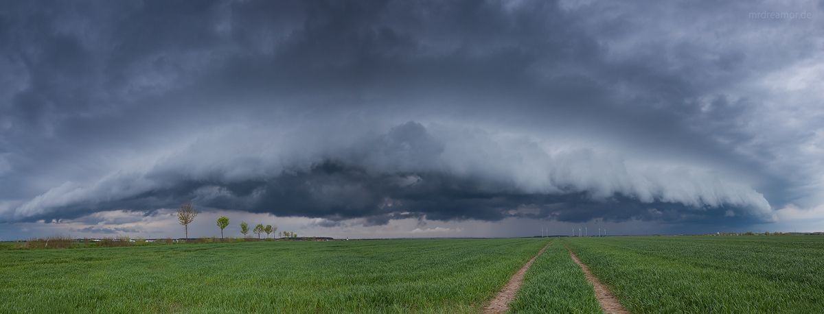 The way to the storm