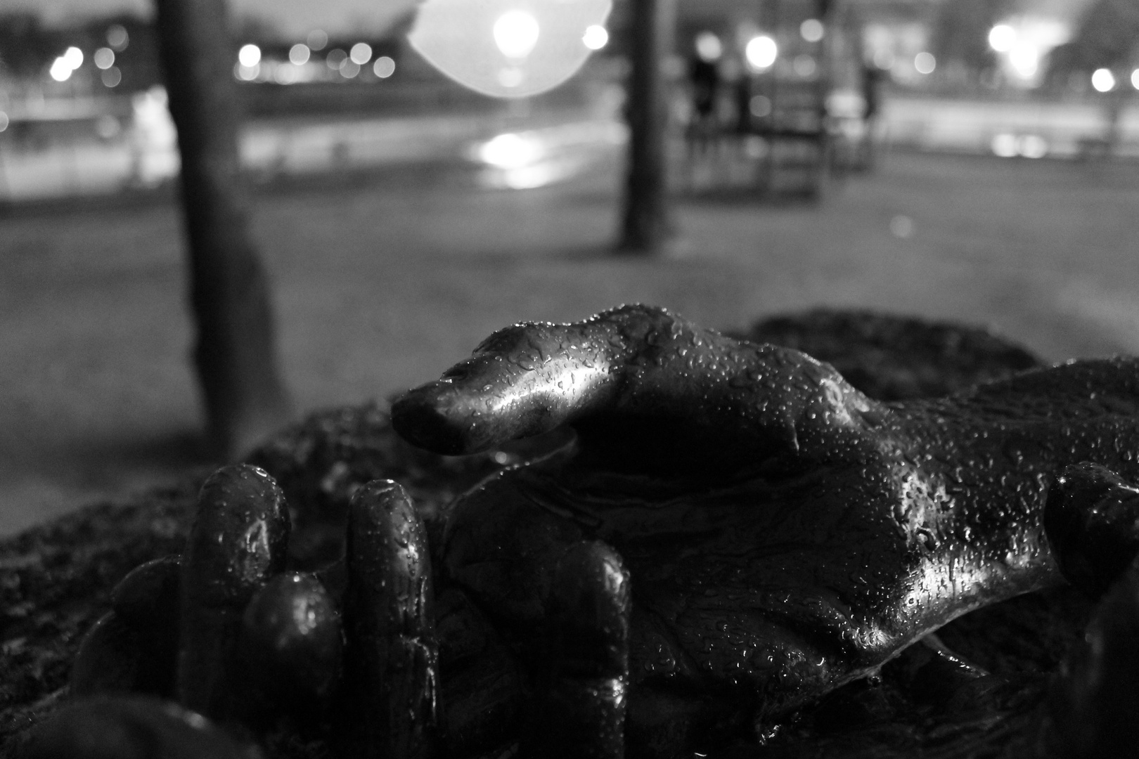 The Welcoming Hands, jardins des Tuileries