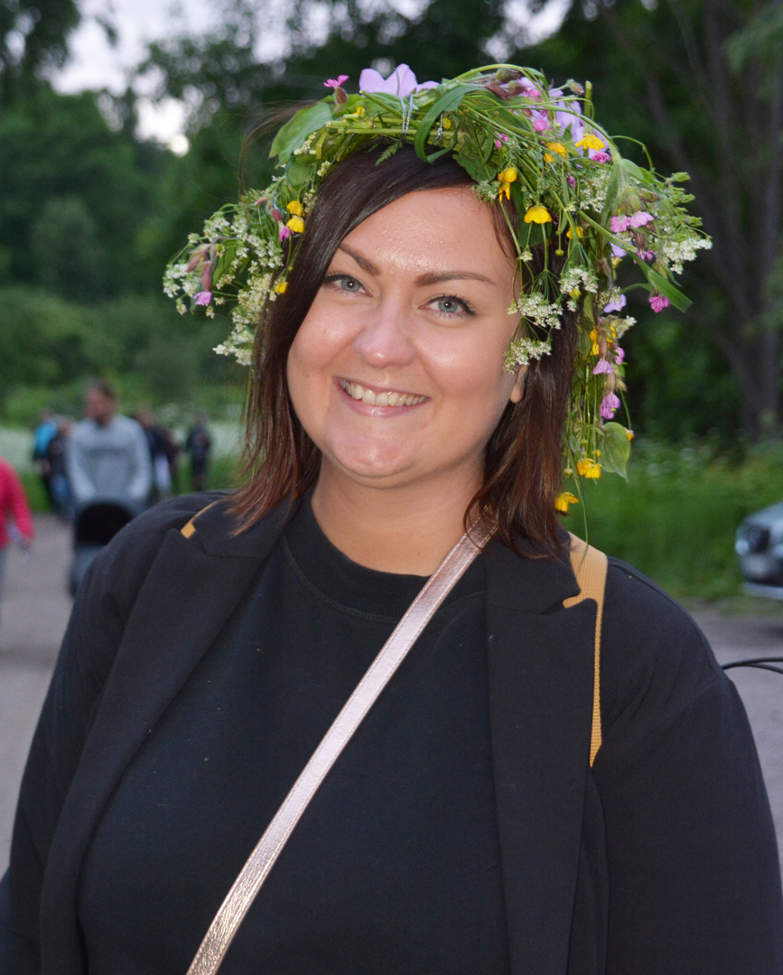 The woman on midsummer festival 4