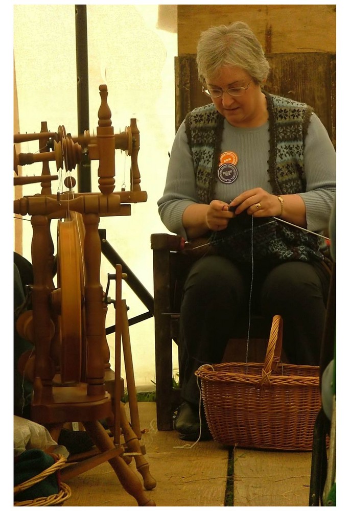 The Worlds Fastest Knitter