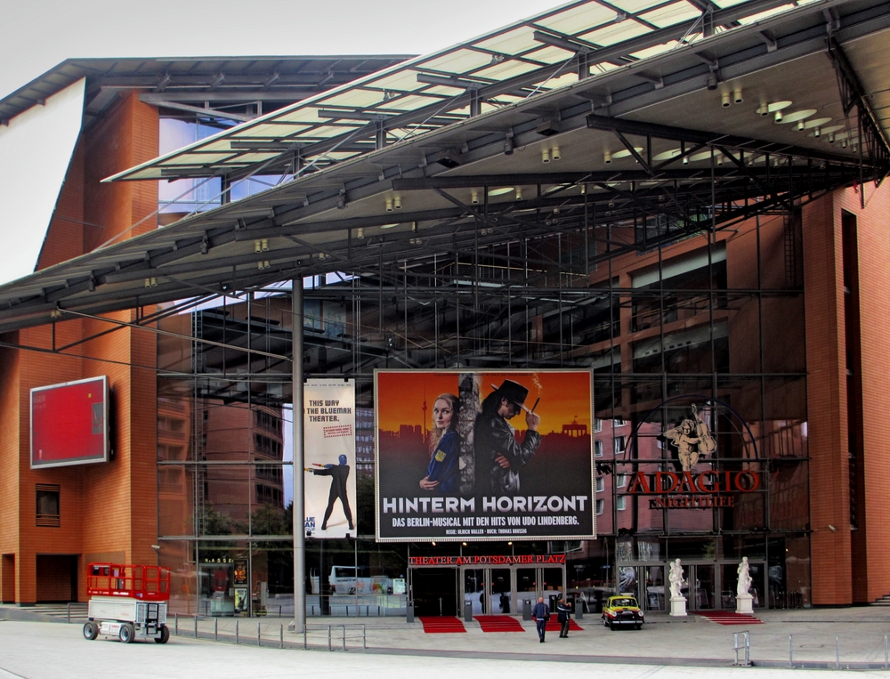 Theater am Potsdamer Platz (1)