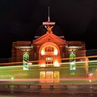 Theater Gera mit durchfahrender Straßenbahn 