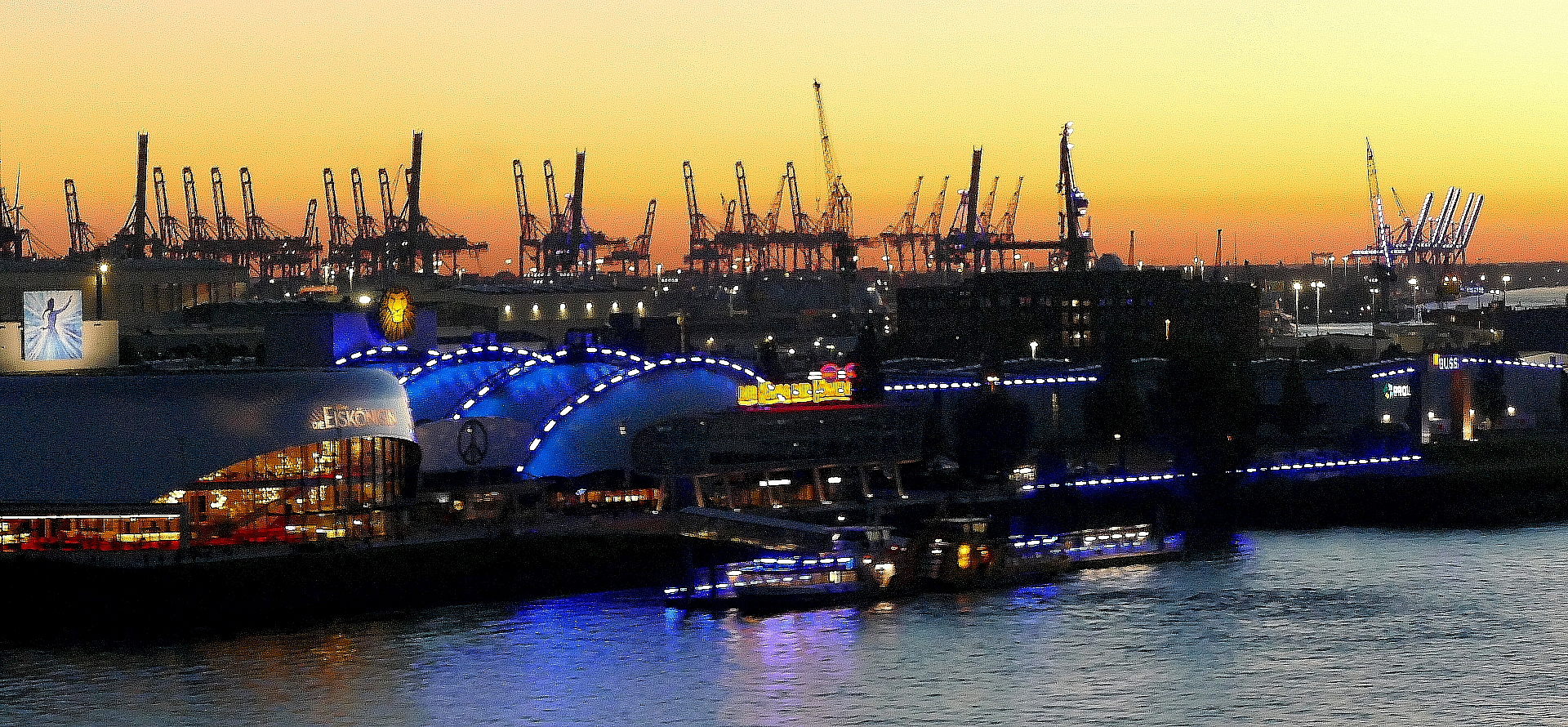 Theater im Hafen @ SunSet