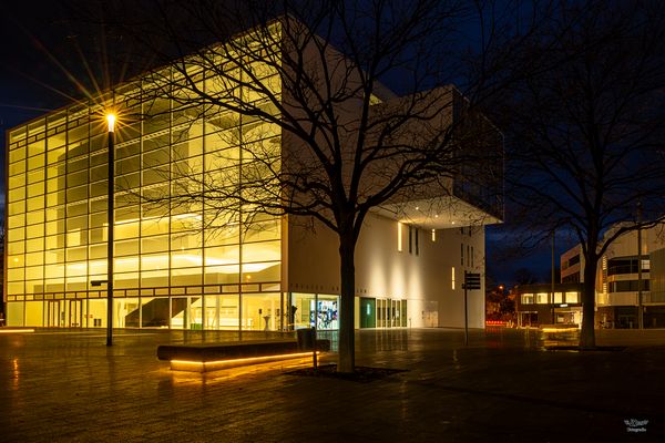 Theater.. / Theatre..