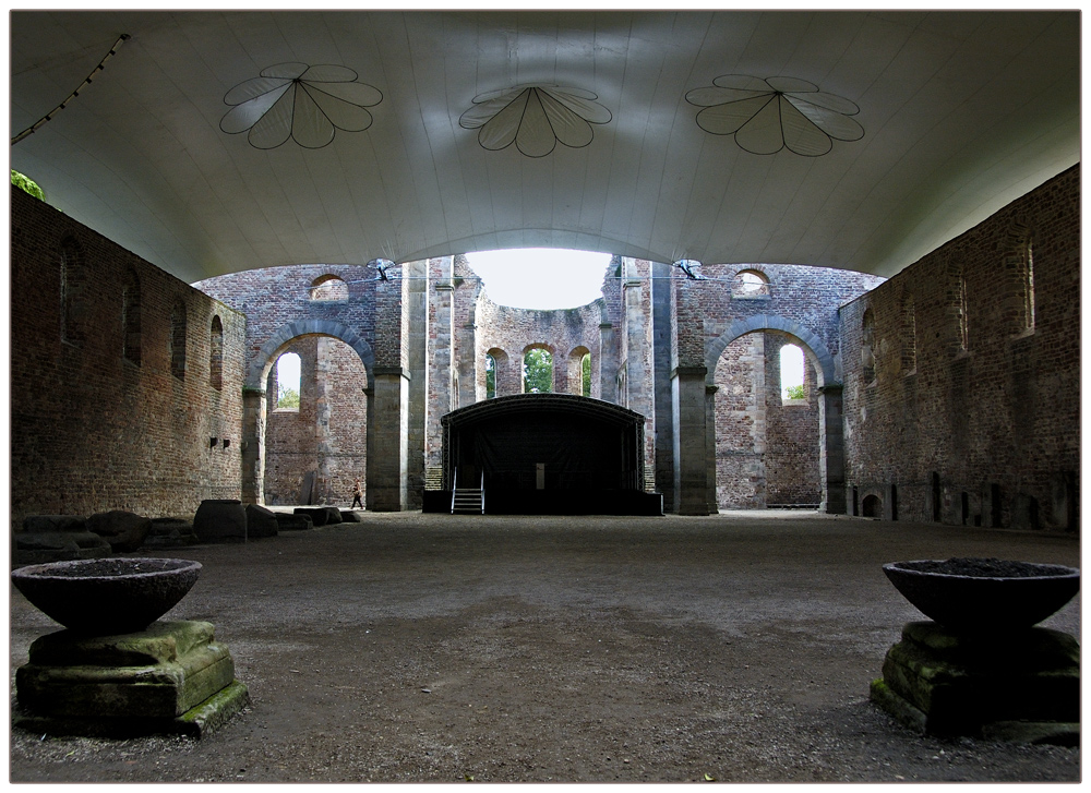 Theaterkulisse in der Stiftsruine, Bad Hersfeld.