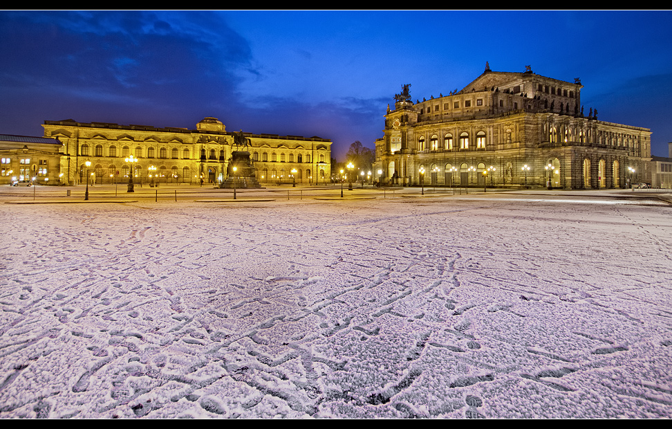 Theaterplatz 2