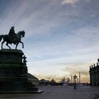 Theaterplatz nach dem Regen