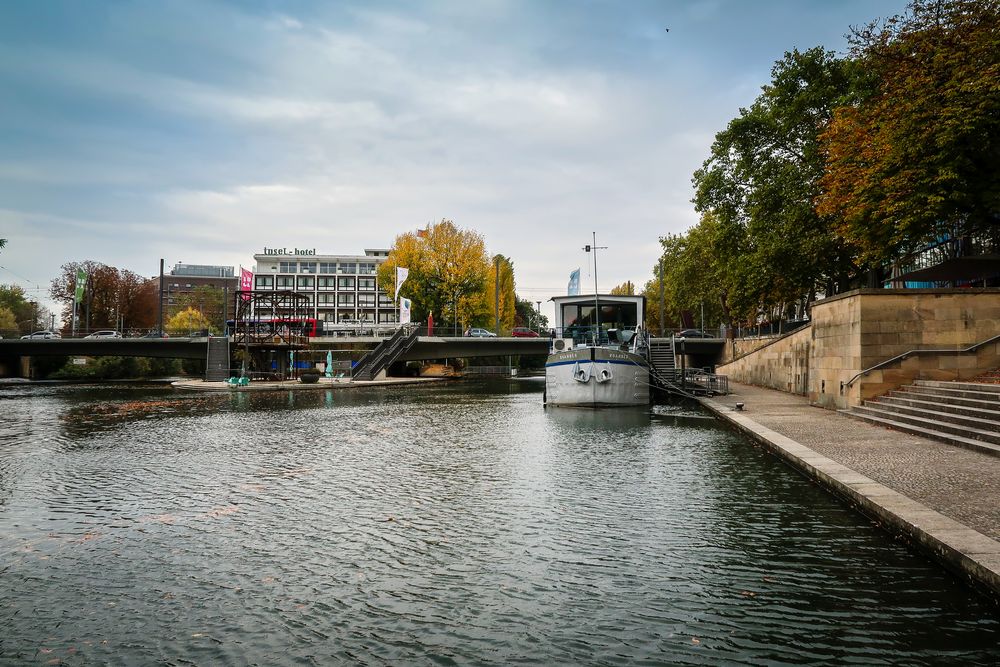 Theaterschiff und Inselspitze in Heilbronn