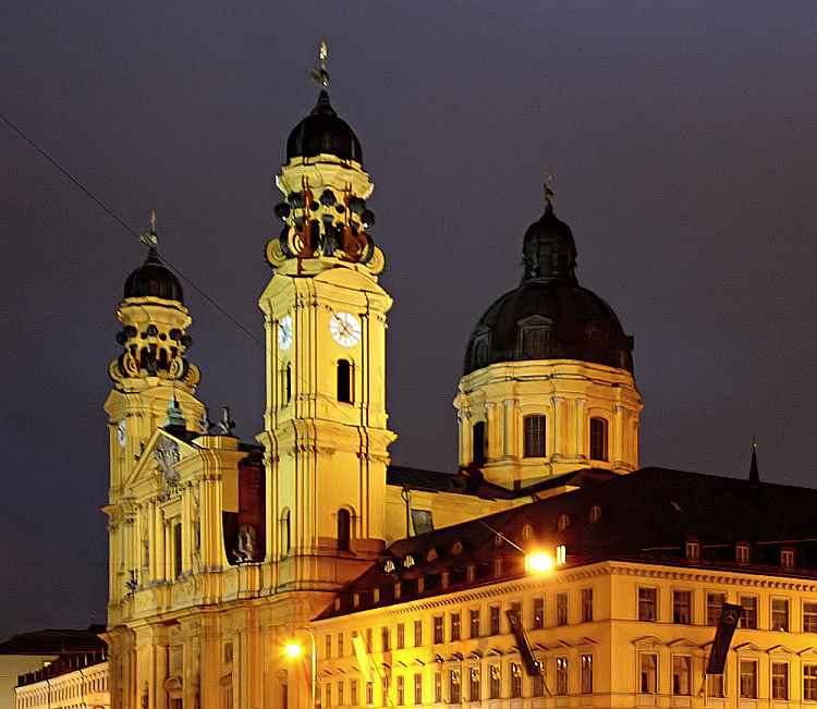 Theatiner-Kirche @ Night