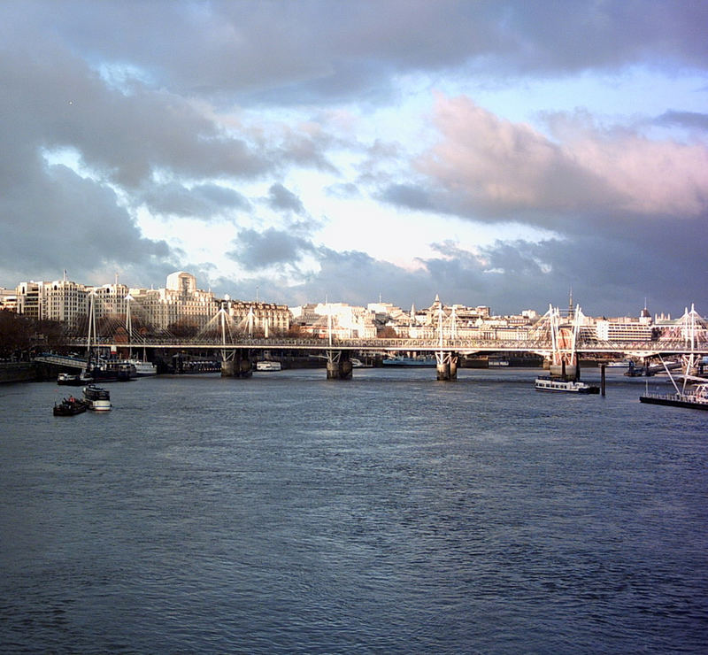 Themse mit "Jubilee Bridge"