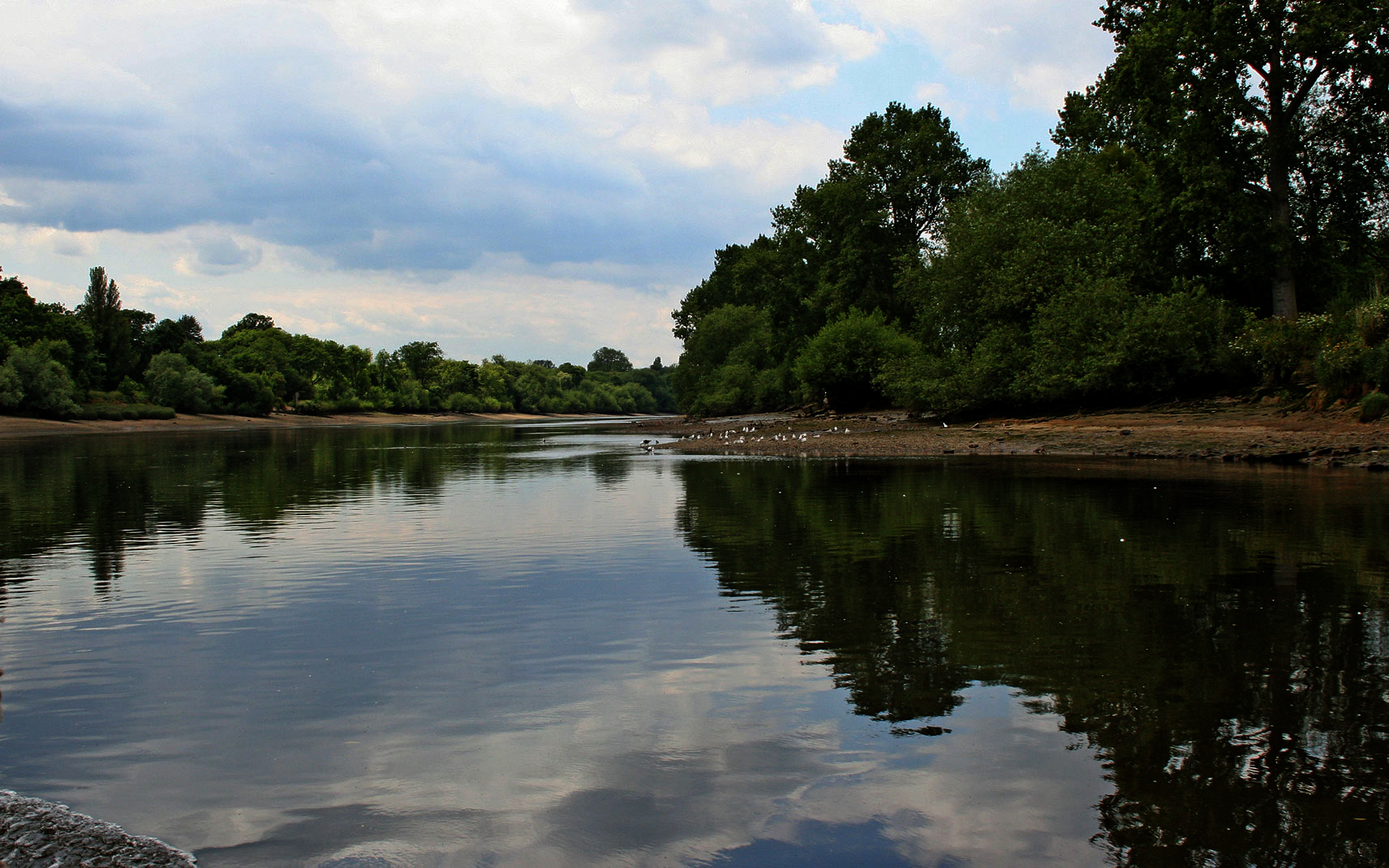 Themsefahrt von London nach Hampton Court 100: Und ruhig fließt der Strom...