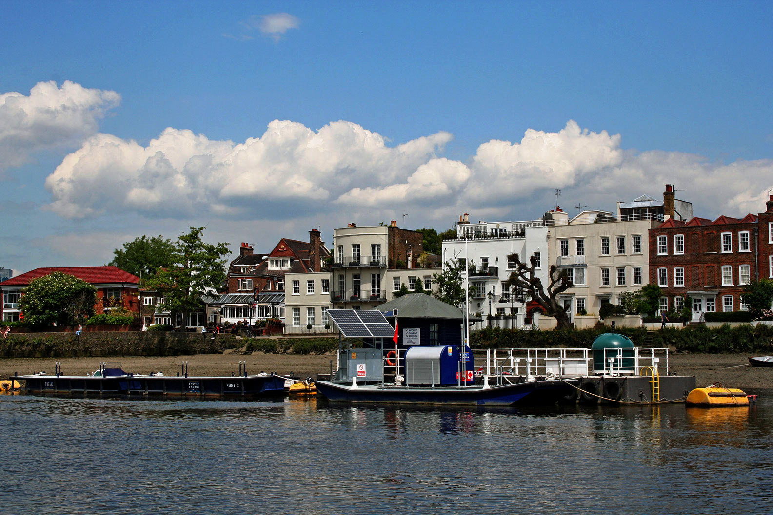 Themsefahrt von London nach Hampton Court 93