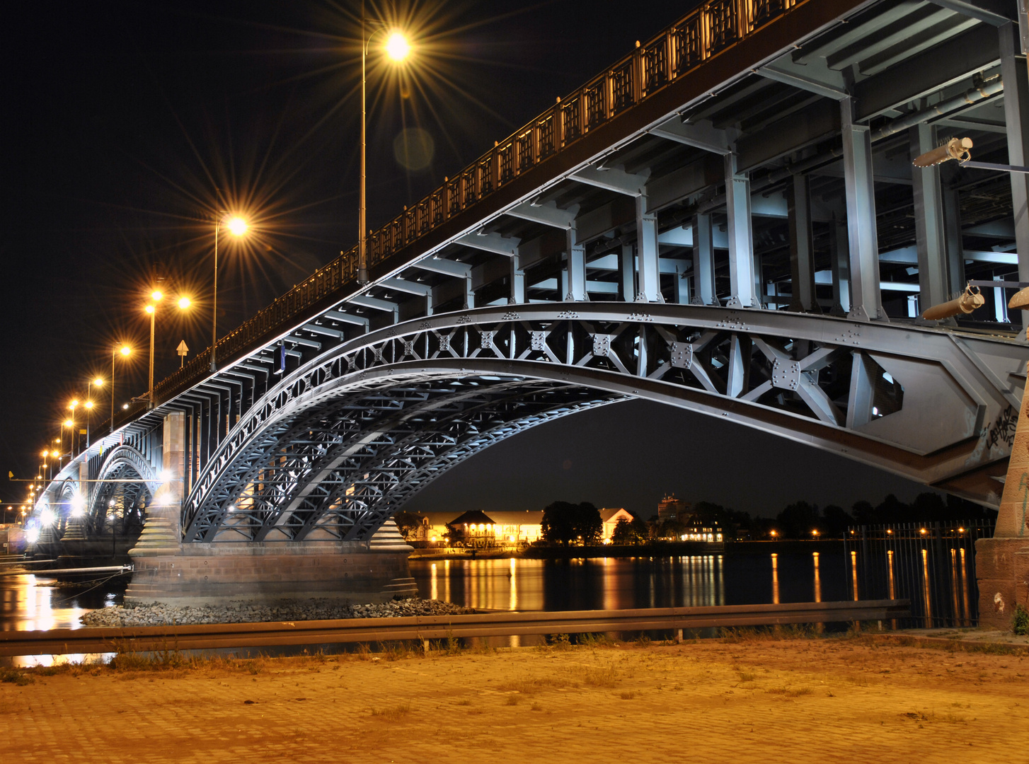 Theodor-Heuss-Brücke