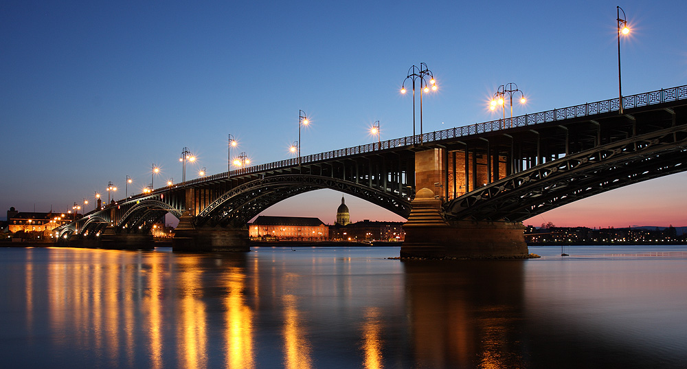 Theodor-Heuss-Brücke