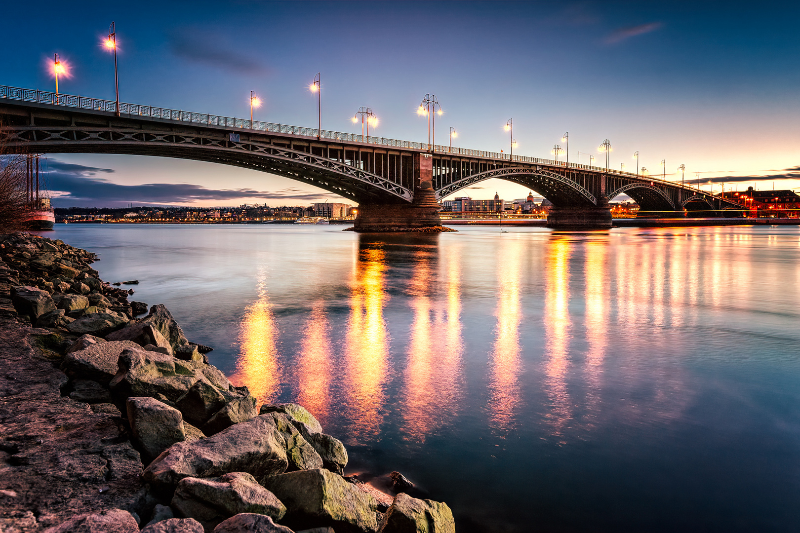 Theodor-Heuss-Brücke