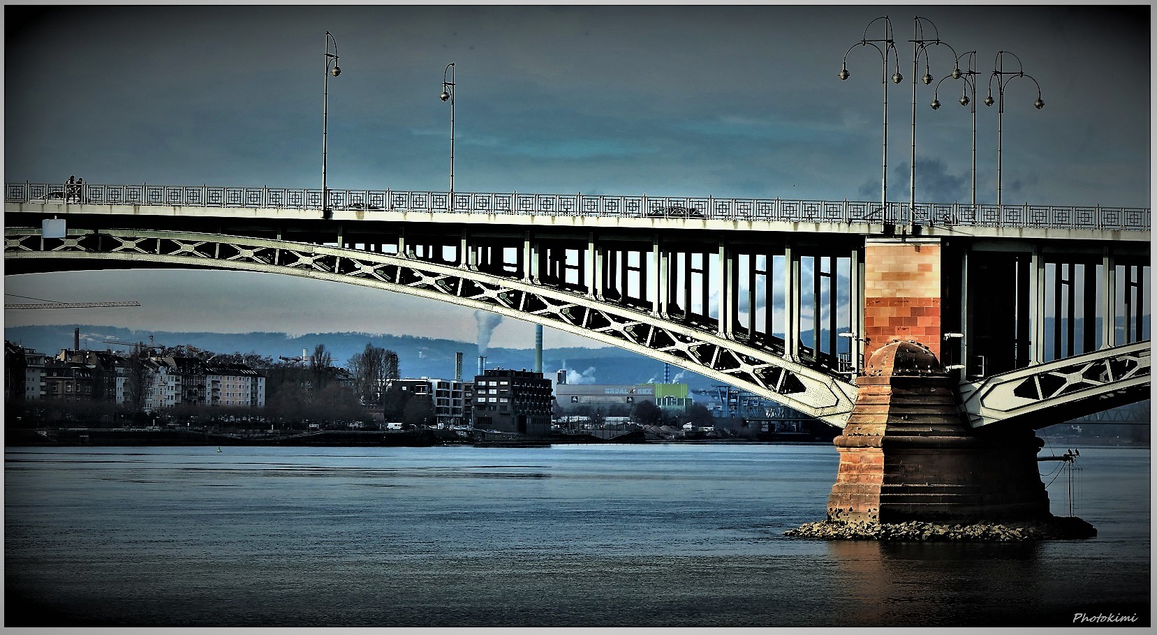 Theodor-Heuss-Brücke am Rhein (III) 