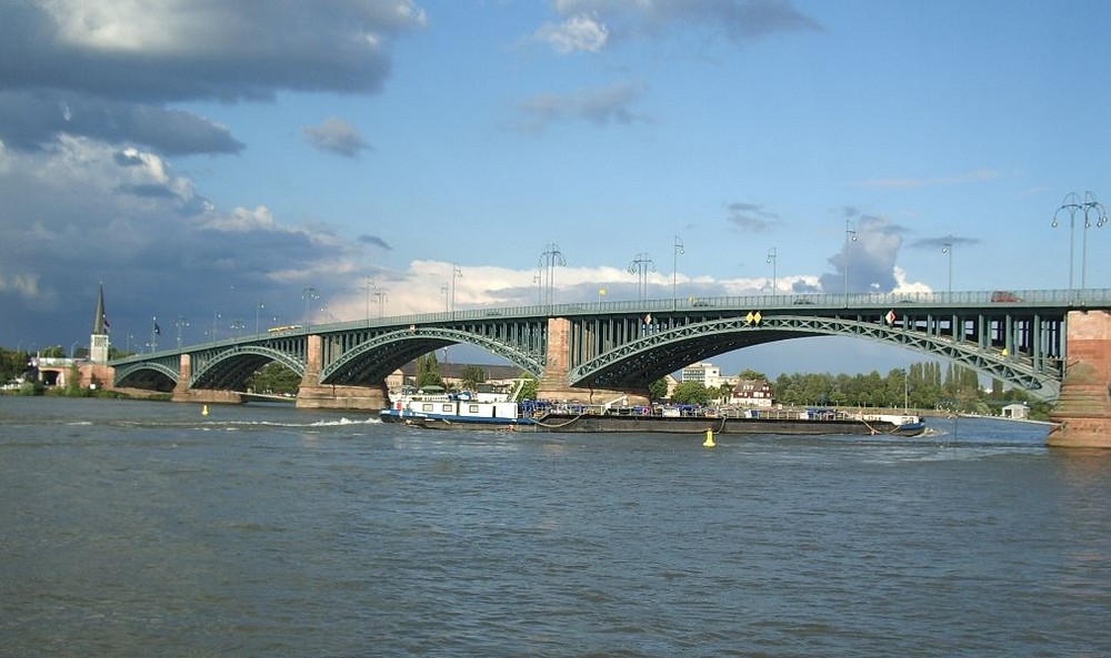 Theodor-Heuss-Brücke in Mainz