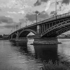 "Theodor-Heuss-Brücke" in Mainz in SW