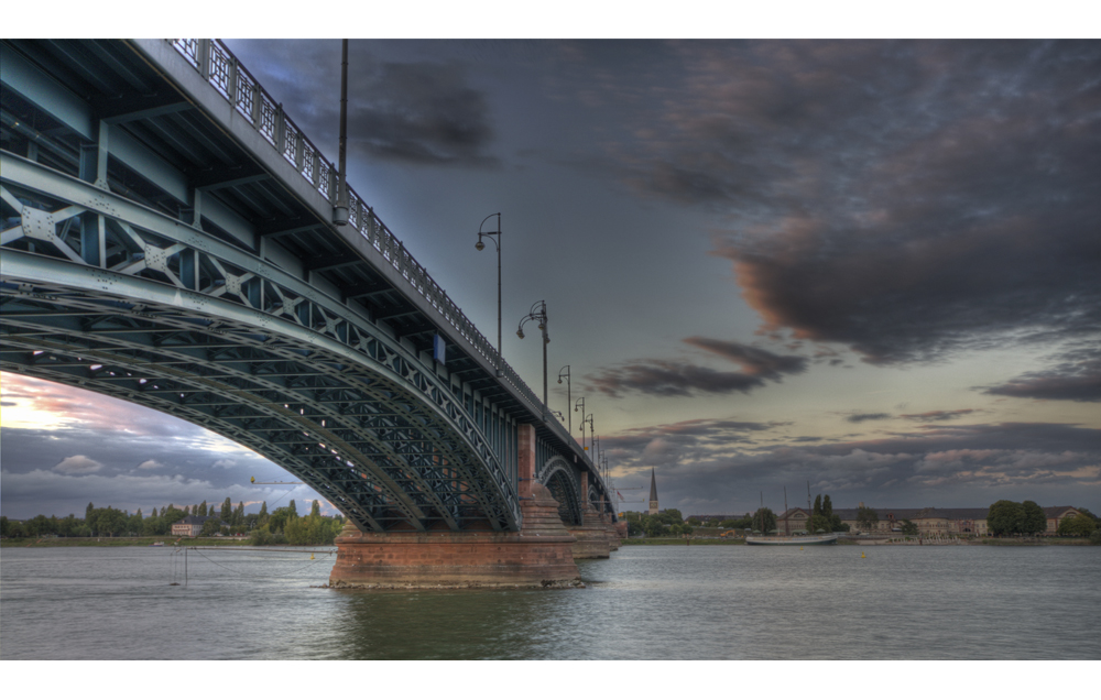 Theodor Heuss Brücke Mainz