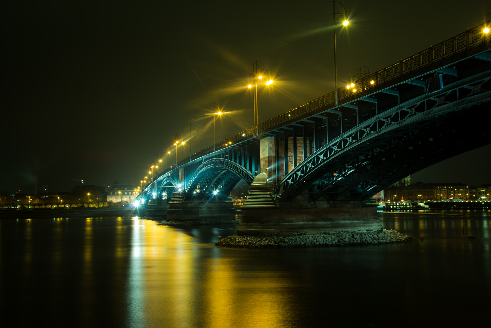 Theodor Heuss Brücke, Mainz bei Nacht