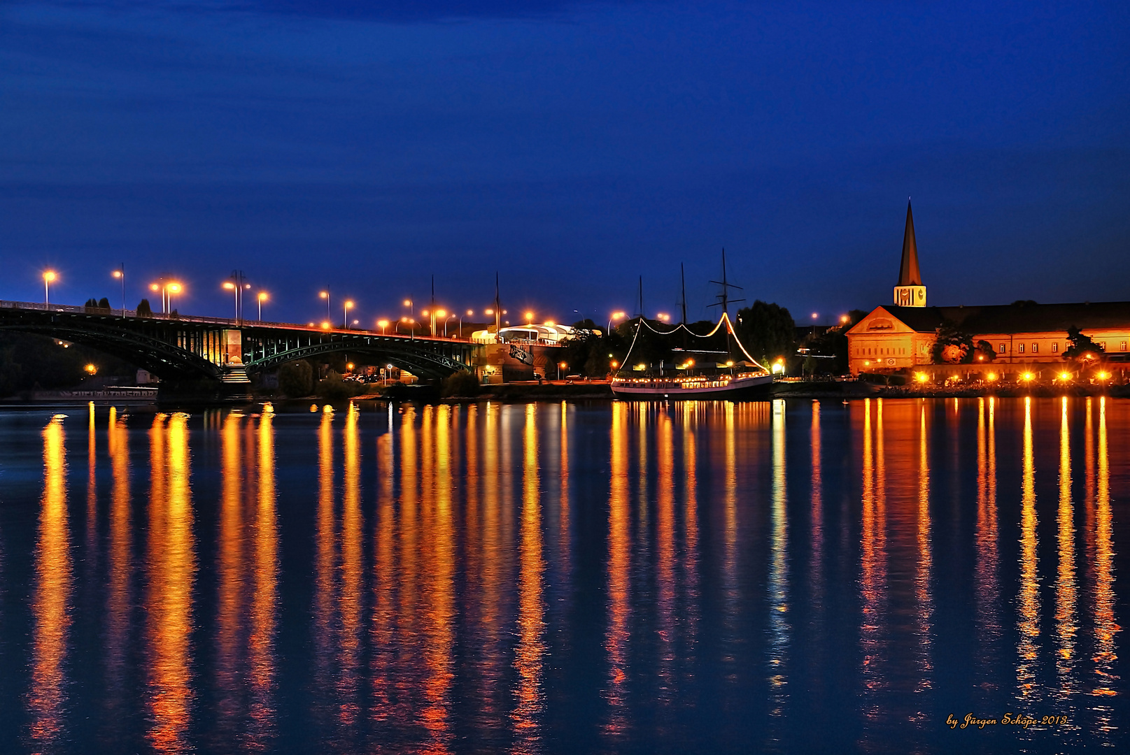 Theodor Heuss Brücke Mainz / Kastel