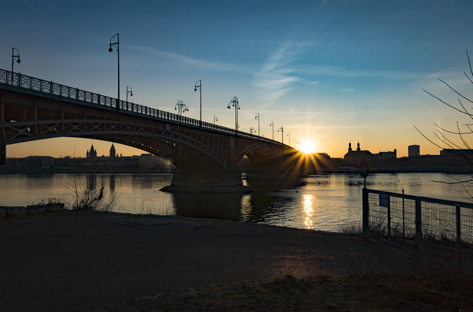 Theodor Heuss Brücke (Mainz Wiesbaden)