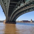 Theodor-Heuss Brücke mit Blick nach Mainz