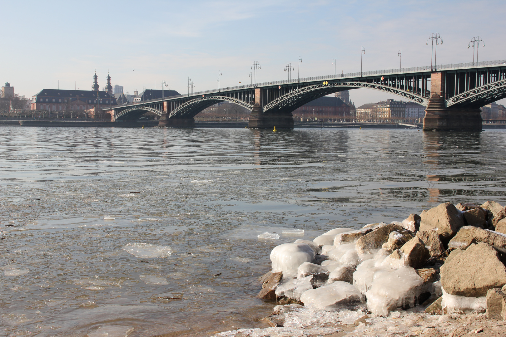 Theodor-Heuss-Brücke von Mainz-Kastel