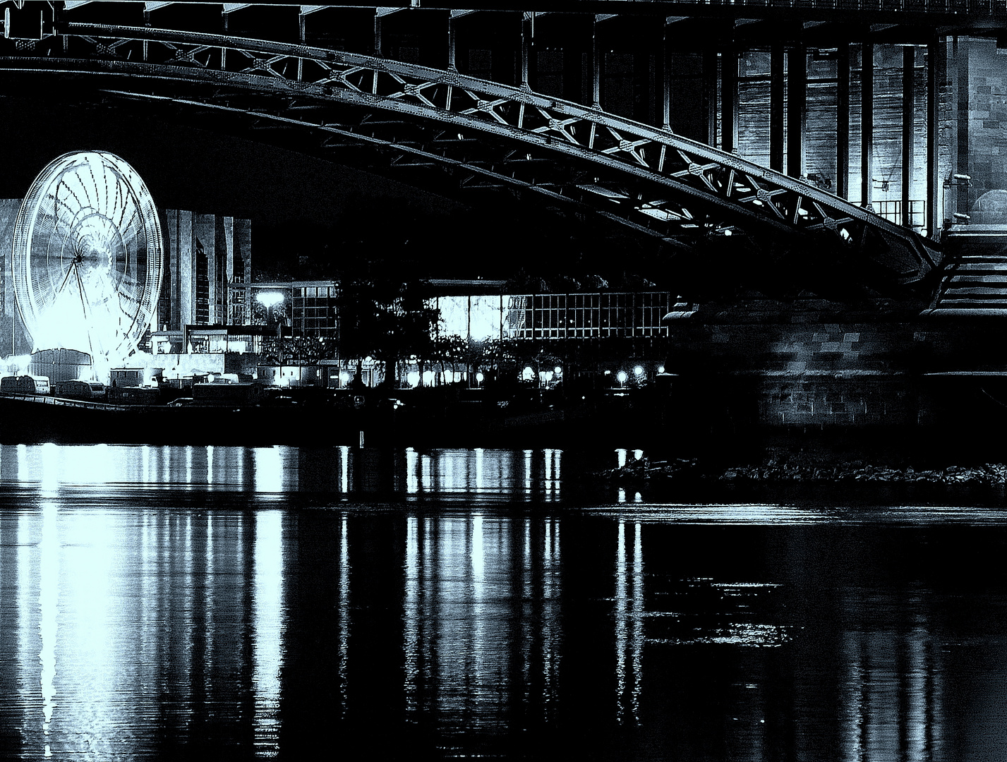 Theodor-Heuss-Brücke Wiesbaden/ Mainz by night