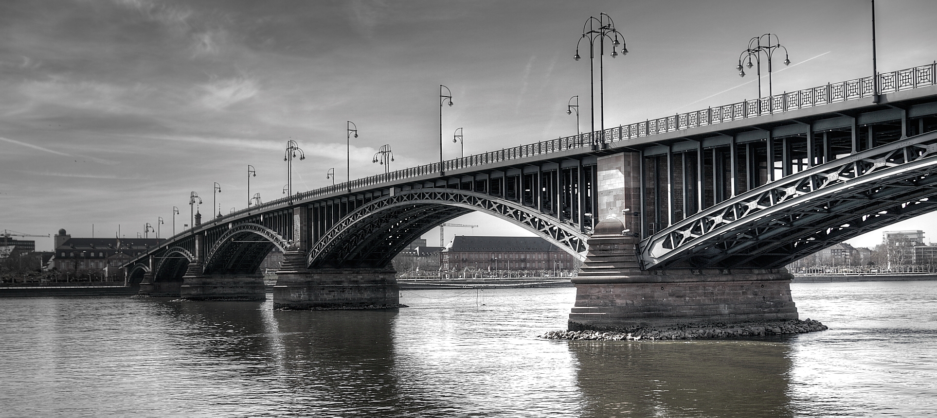 Theodor Heuss Brücke Wiesbaden Mainz (HDR)