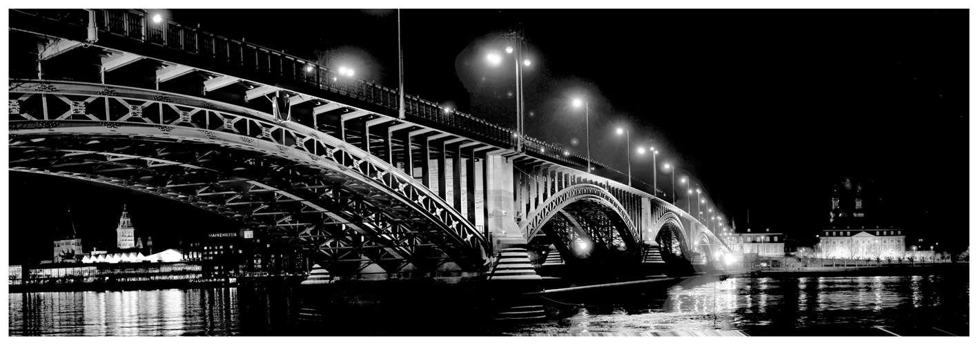 Theodor-Heuss-Brücke zur Luminale 2008