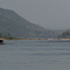 therapeutic - calming boat trip Mekong - Laos