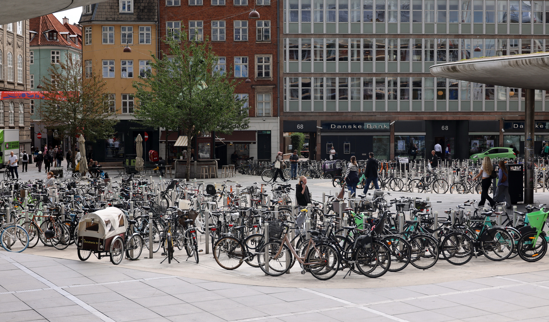 There are 1 million bicycles in Copenhagen ...