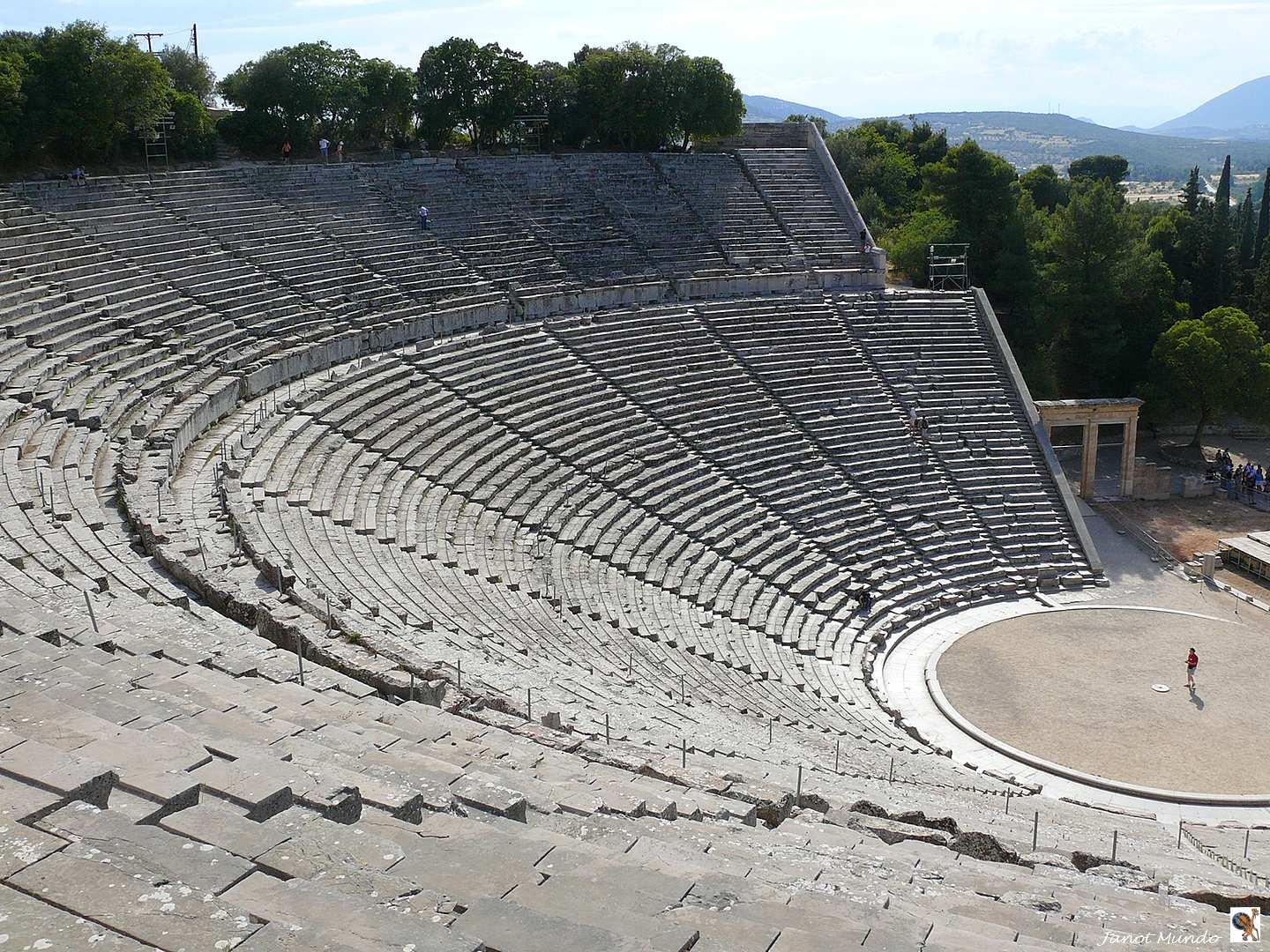 théâtre antique d'Epidaure Péloponèse  Grèce........