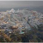 Thira (Santorin) wolkenumhüllt