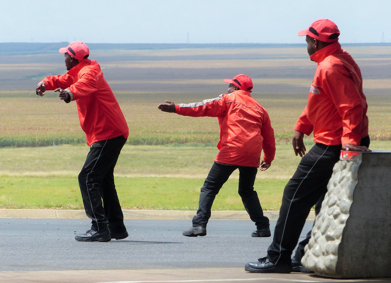 This way, please! Tankstelle. Südafrika 2018