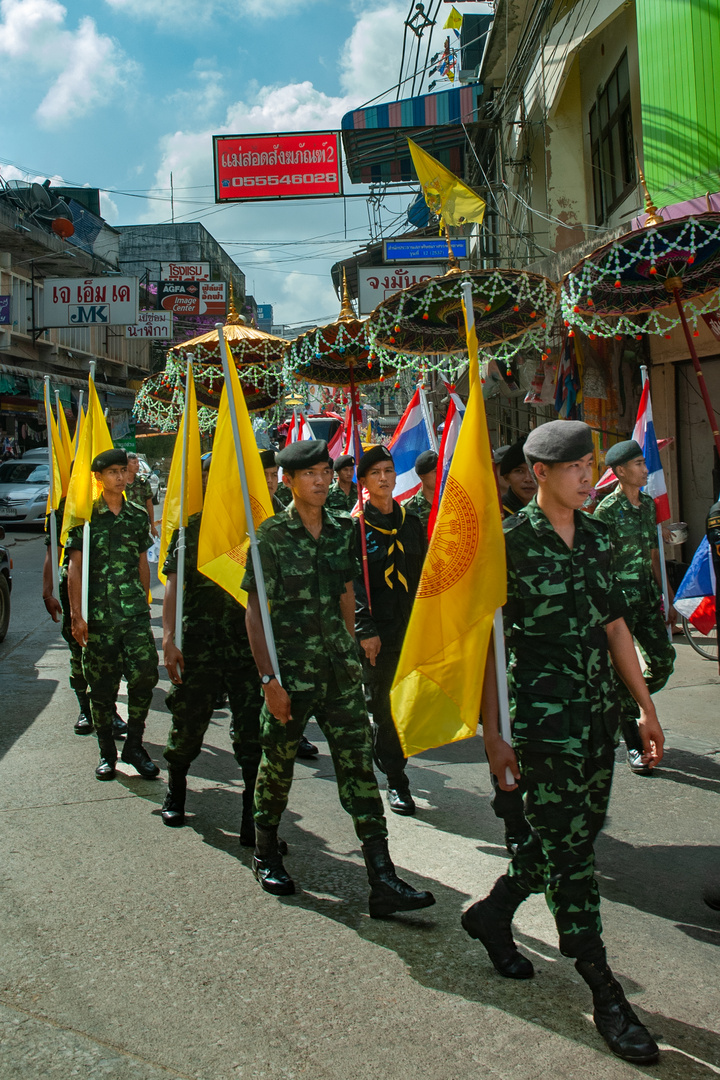 Thod Kathin ceremony in Mae Sot