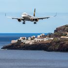 "Thomas Cook" im Landeanflug auf Madeira (2)