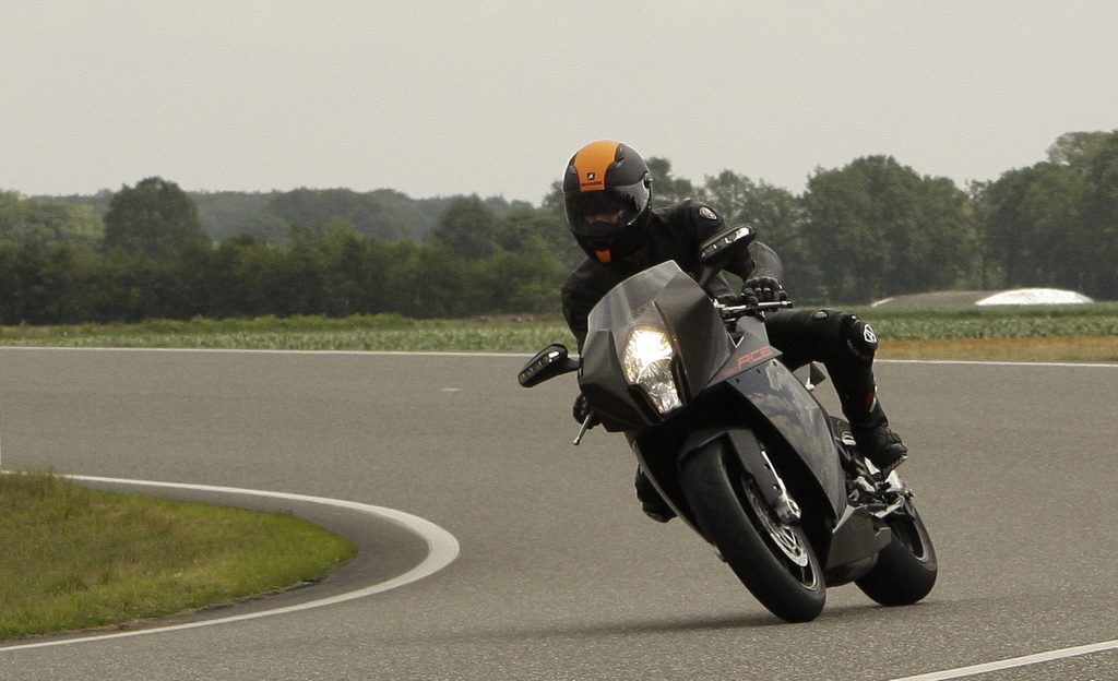 Thomas mit KTM RC8 01