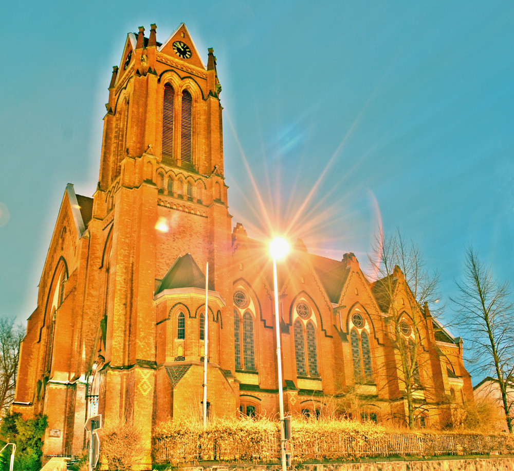 Thomaskirche bei Nacht in Essen Stoppenberg