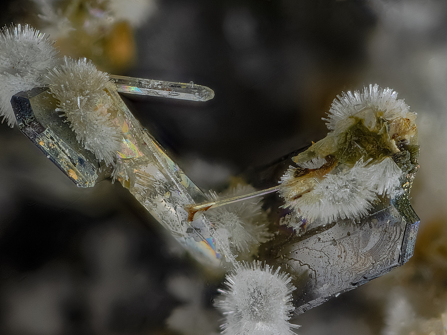 "Thomsonit mit Natrolith und Pyroxen" Eifel