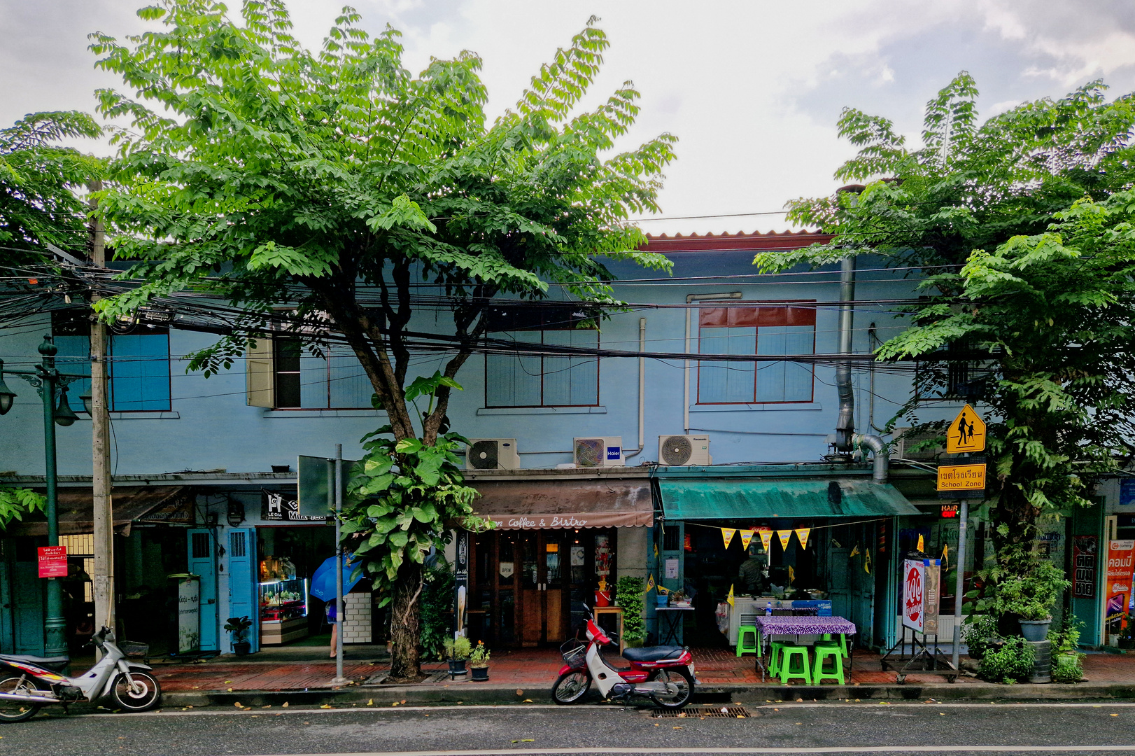 Thonburi - Wohn- und Geschäftshäuser