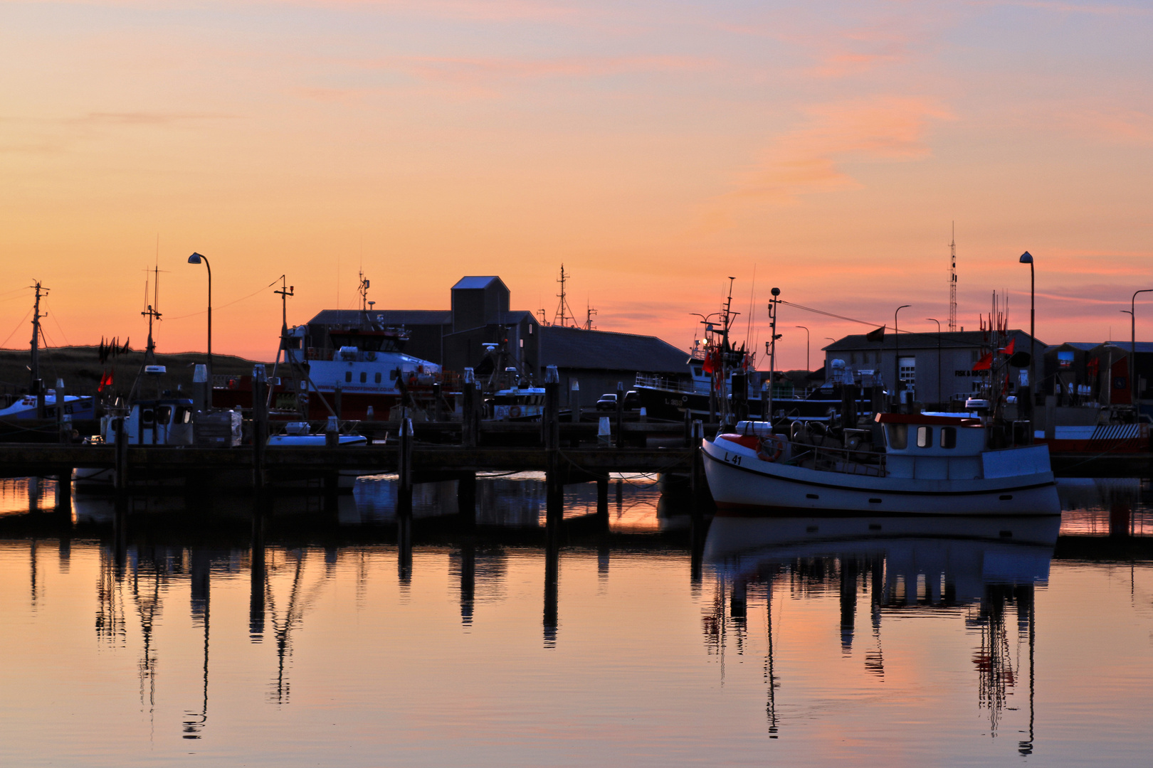 Thorsminde - Fischereihafen am Abend (1)