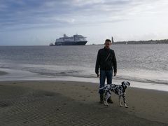 Thorsten und Fiego am Falckensteiner Strand