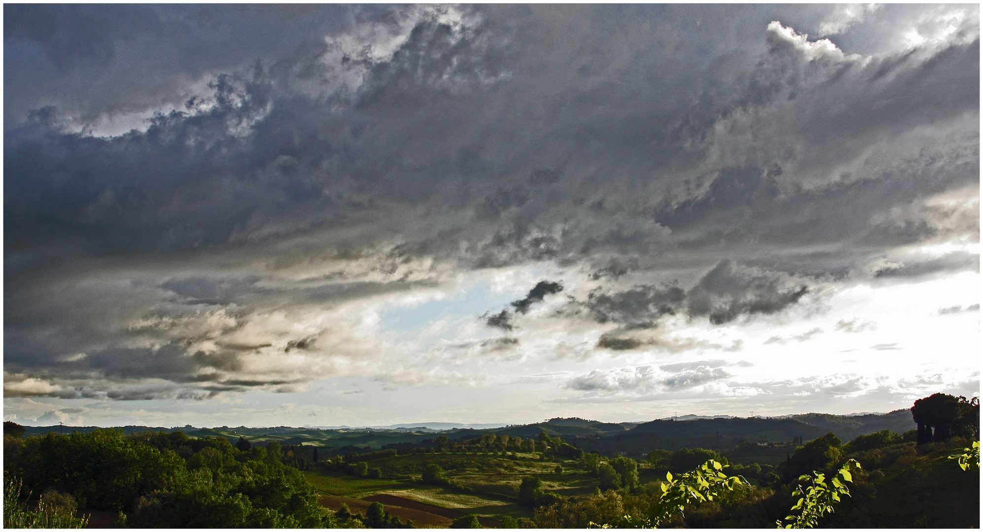 threatening skies above the Tuscany Landscape