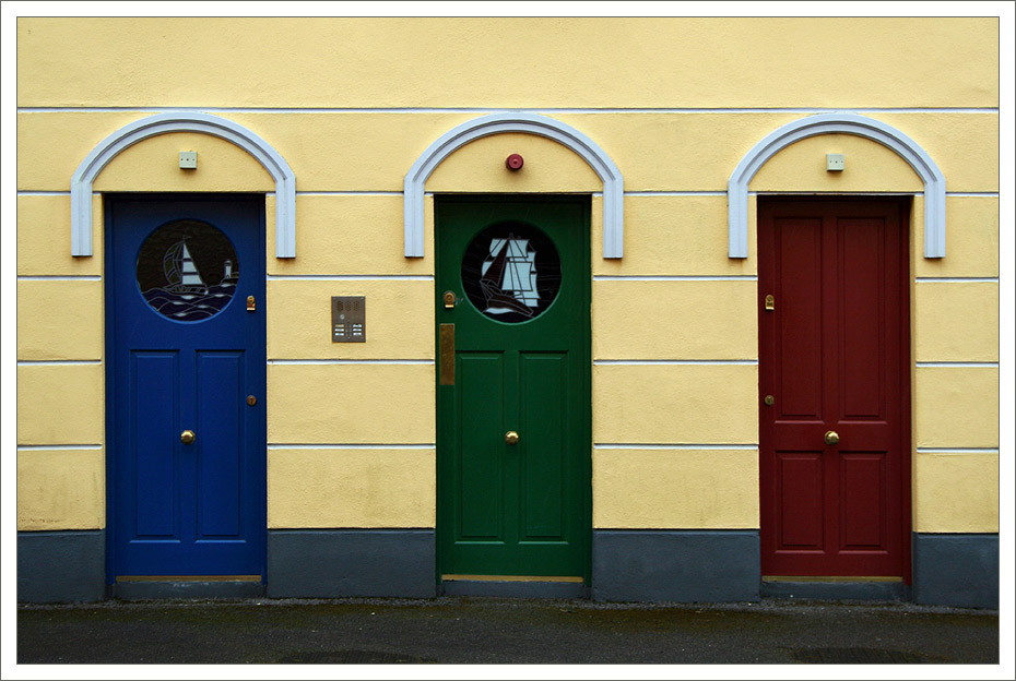 three coloured doors...